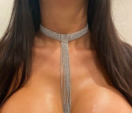 Adelinelux exclusive model gallery