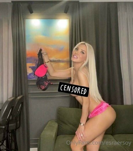 Esra Ersoy star perfect pic