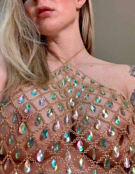 Goddess Amanda erotic star picture