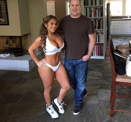 Jasmin Cadavid naked actress images