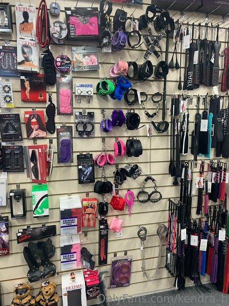 Kendra Banks model free photos