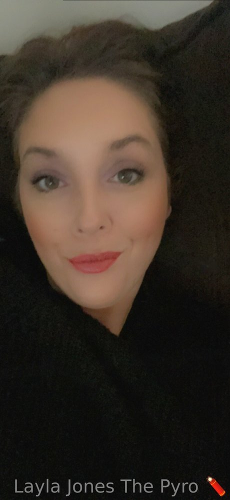 Layla Jones beautiful actress picture