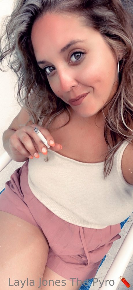 Layla Jones pornographic star pictures