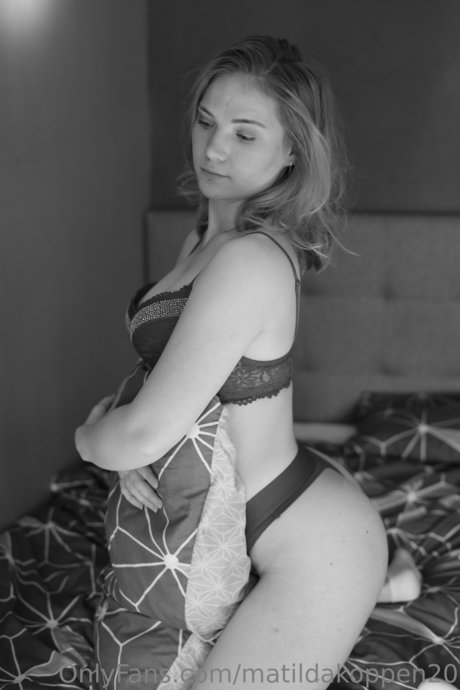 hot mature onlyfans top photo