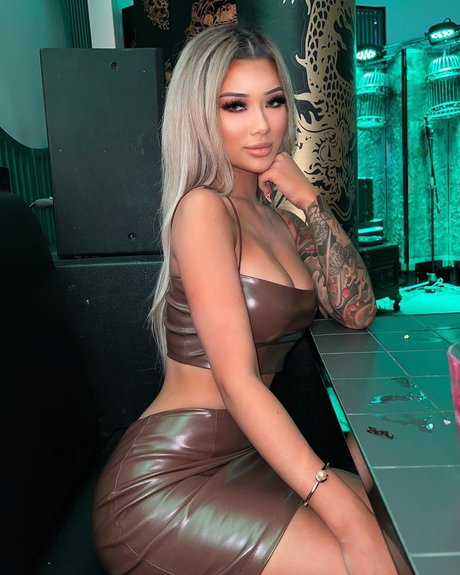 Victoriamezei Babymukki pornstar free photos