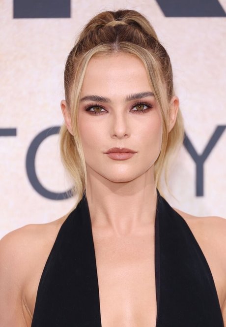 Zoey Deutch pornstar pretty pics