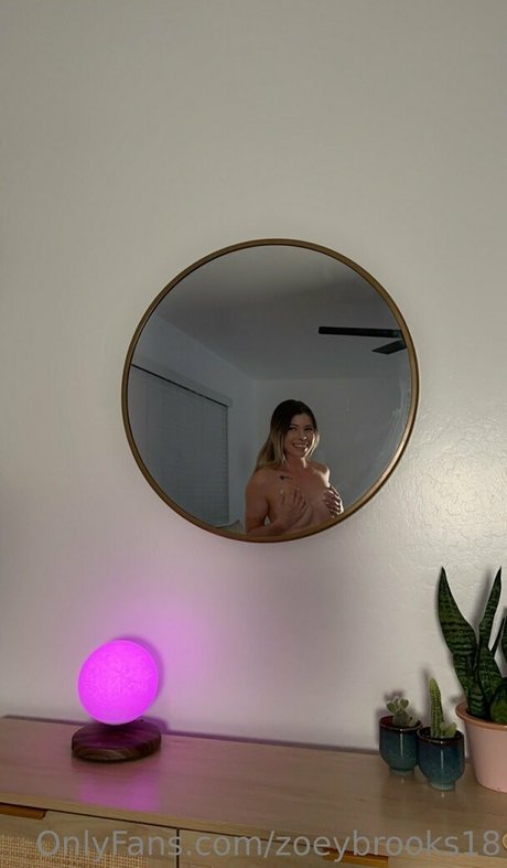 zoeybrooks18 free star img