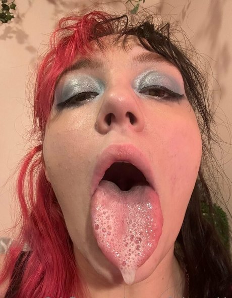 zoeybenzz star hot image