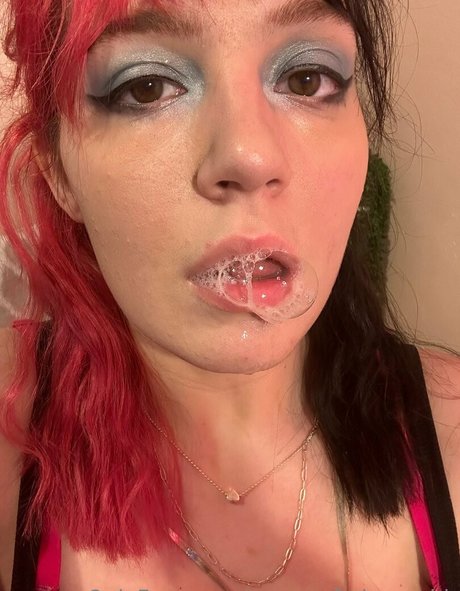 zoeybenzz model hot photo