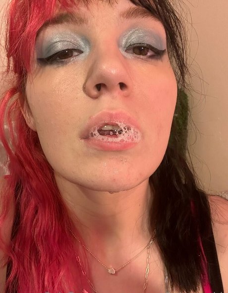 zoeybenzz nice actress galleries