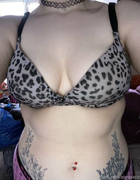 zombieciz beautiful model photos