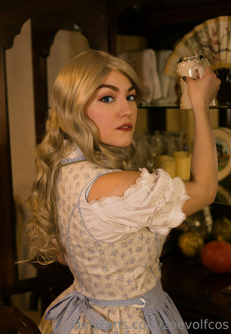 zoevolfcos pornographic model photo