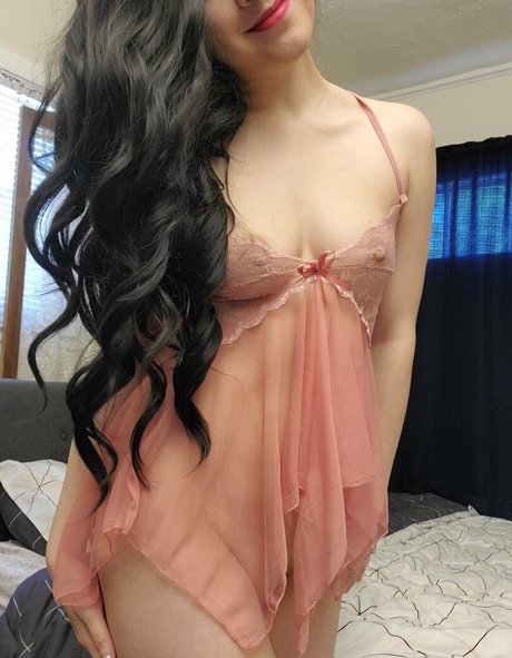 zoelevain exclusive star pictures