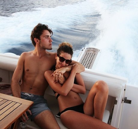 Zoe Sugg pornstar naked galleries