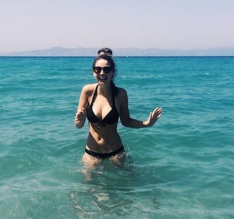 Zoe Sugg hd pornstar pic
