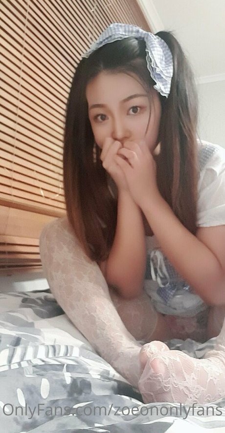 zoeononlyfans hd pornstar photo