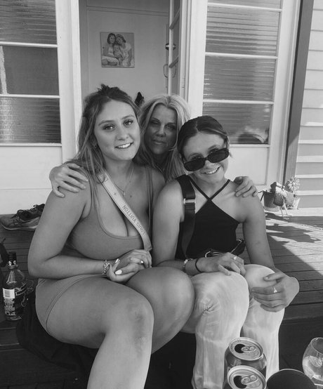 Zoe H model perfect photo