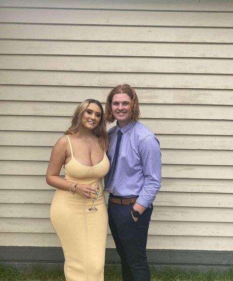 Zoe H model nudes pics