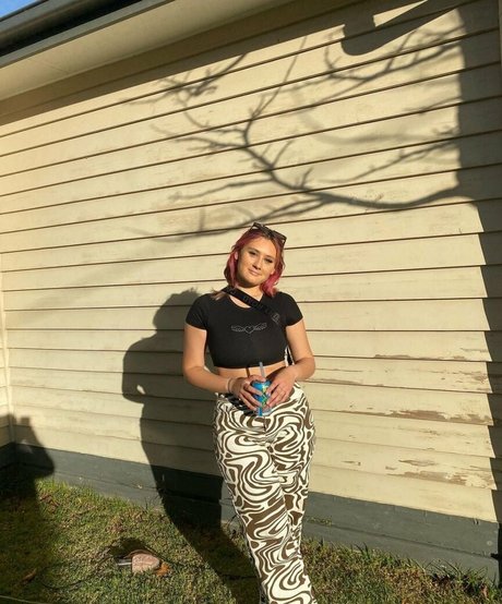 Zoe H star top picture