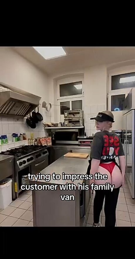 zoeeyyy pretty pornstar galleries