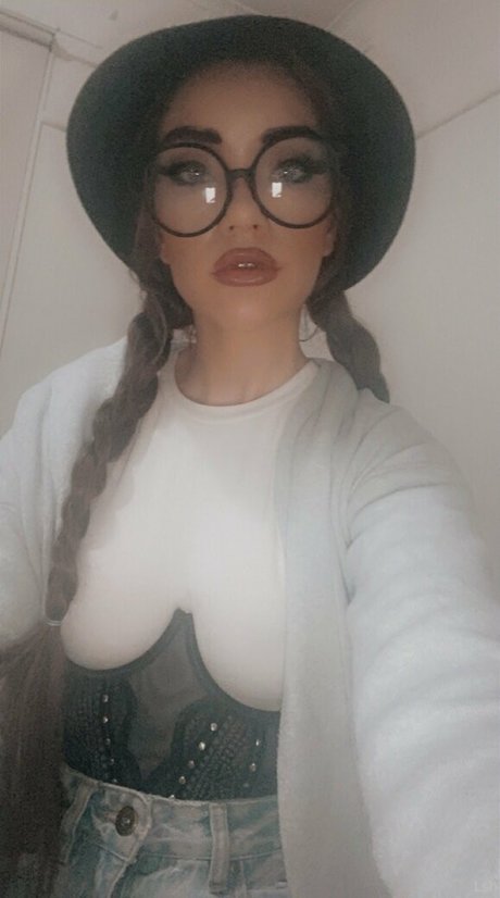 zoee12 pretty star image