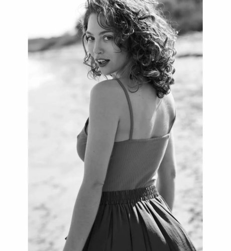 Zoe Camille porn model gallery