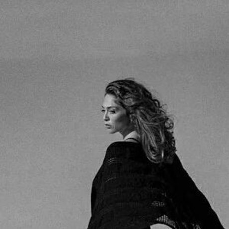 Zoe Camille model top picture