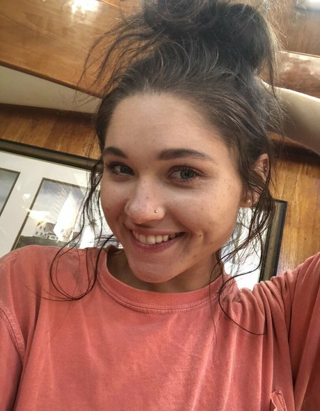 Zoe Bloom art pornstar gallery