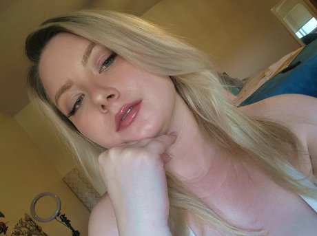 pawgdownthestreet121 model top img