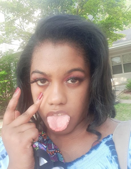 asian tranny onlyfans top picture