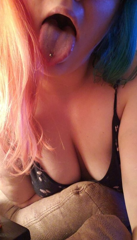 peachykeenstine22 naked actress img