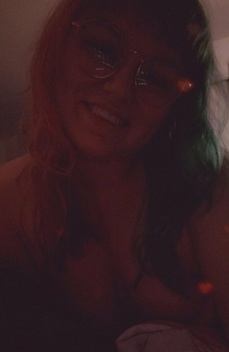 mature wife onlyfans hot pic