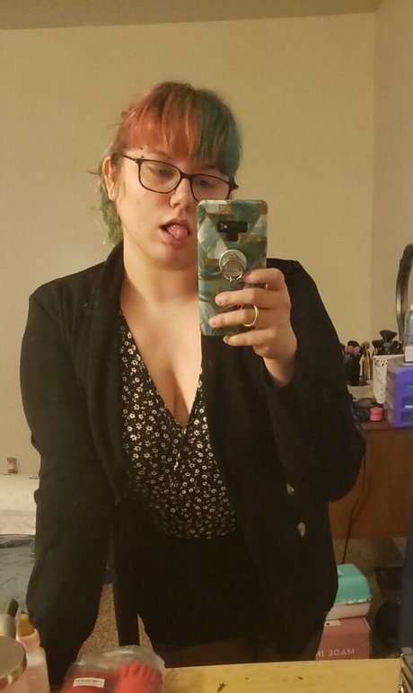 peachykeenstine22 art actress photos