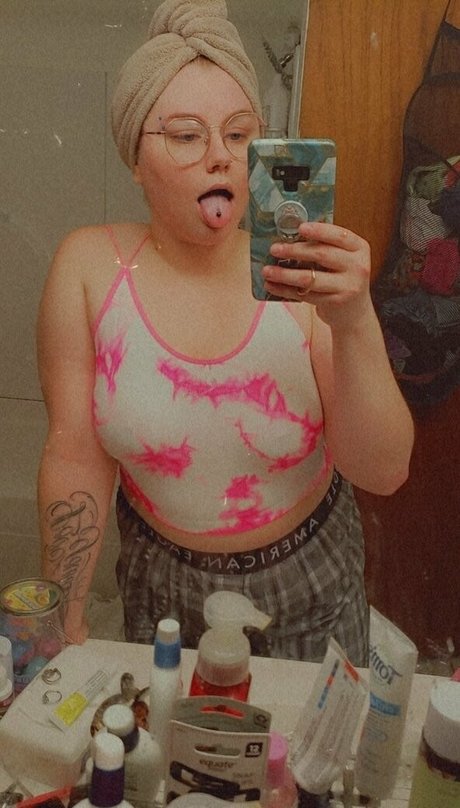 peachykeenstine22 hot actress photos