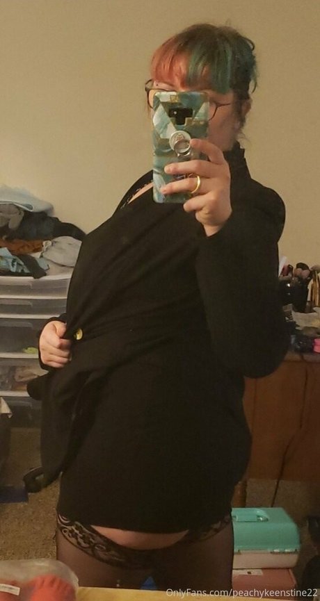 peachykeenstine22 Profile Photo