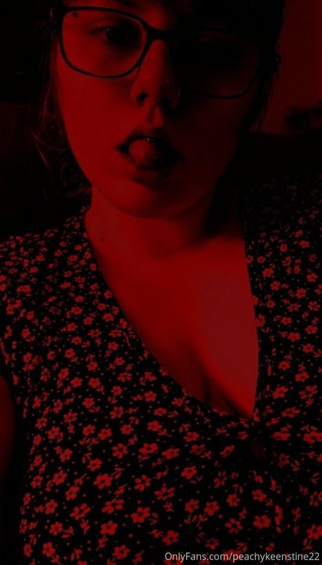 peachykeenstine22 model art photos