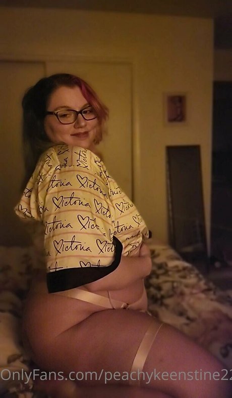 peachykeenstine22 naked star archive