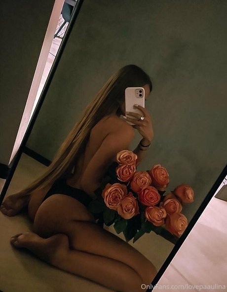 lovepaaulina star erotic image