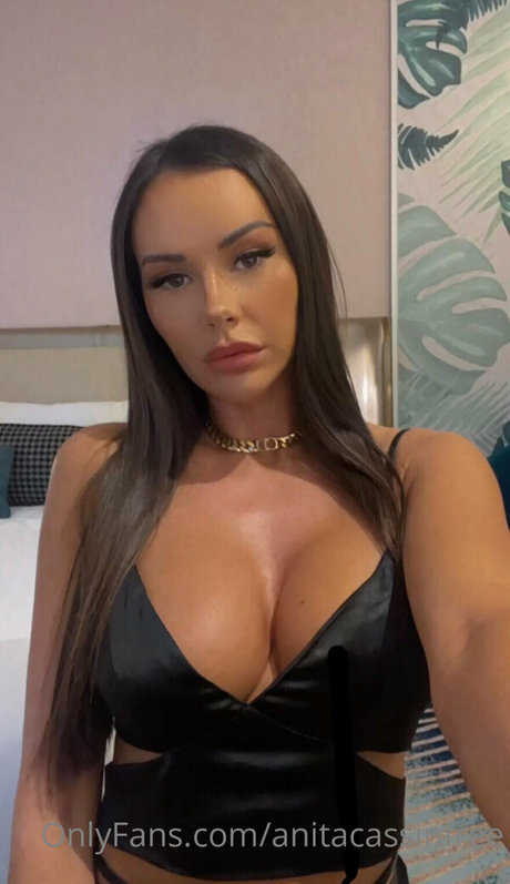 anitacassinfree sexy model picture