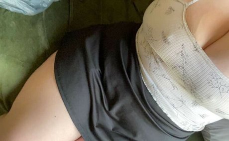 Slushiekitten model erotic photo