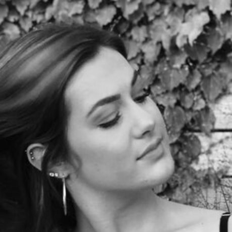 Maria Fiore porn model pics