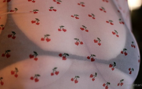 ettari erotic model pics