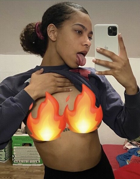 afroshawty model sexy pics