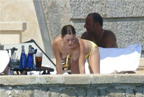 Anna Friel actress picture