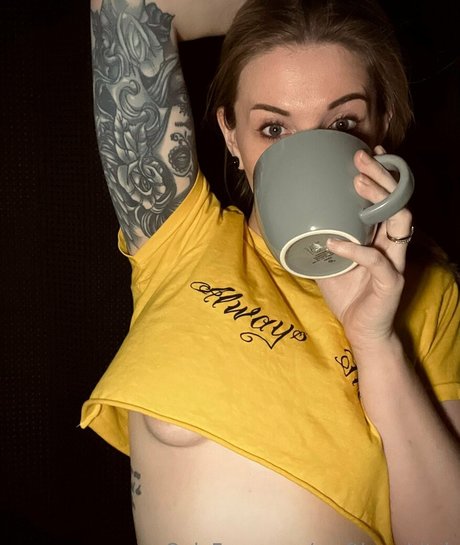 craftbeerbitch adult model img