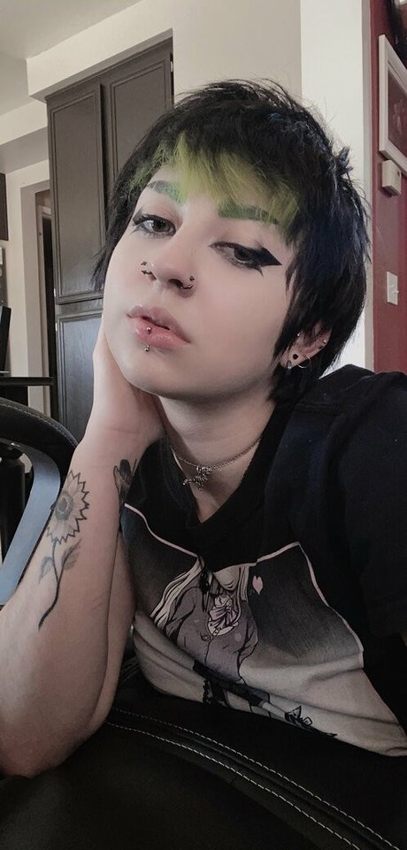 Gremlinbxtch erotic pornstar pictures