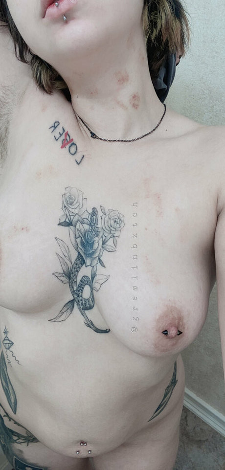 Gremlinbxtch sexy star galleries