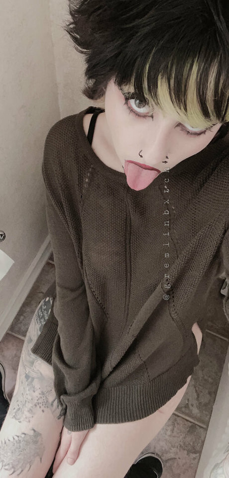 Gremlinbxtch sexy star image
