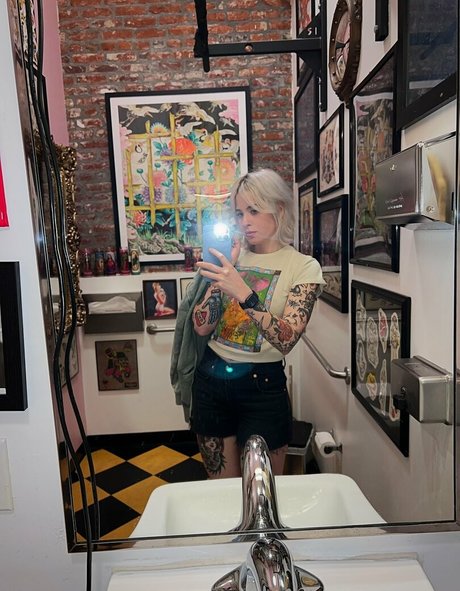 Anisa Jomha art star photo