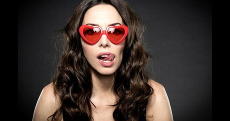 Whitney Cummings exclusive star img